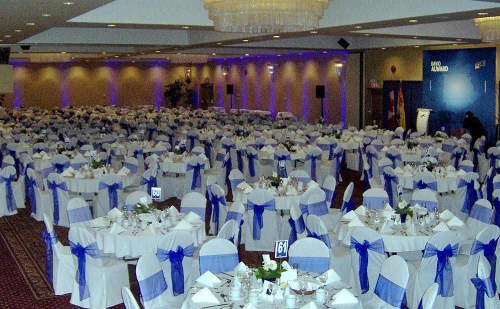 The Fredericton Inn Экстерьер фото