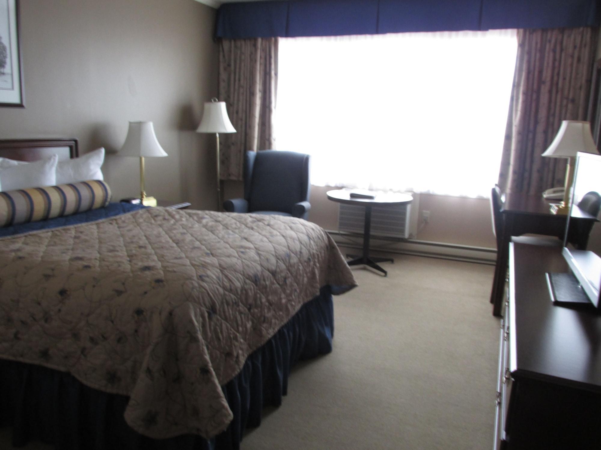 The Fredericton Inn Экстерьер фото