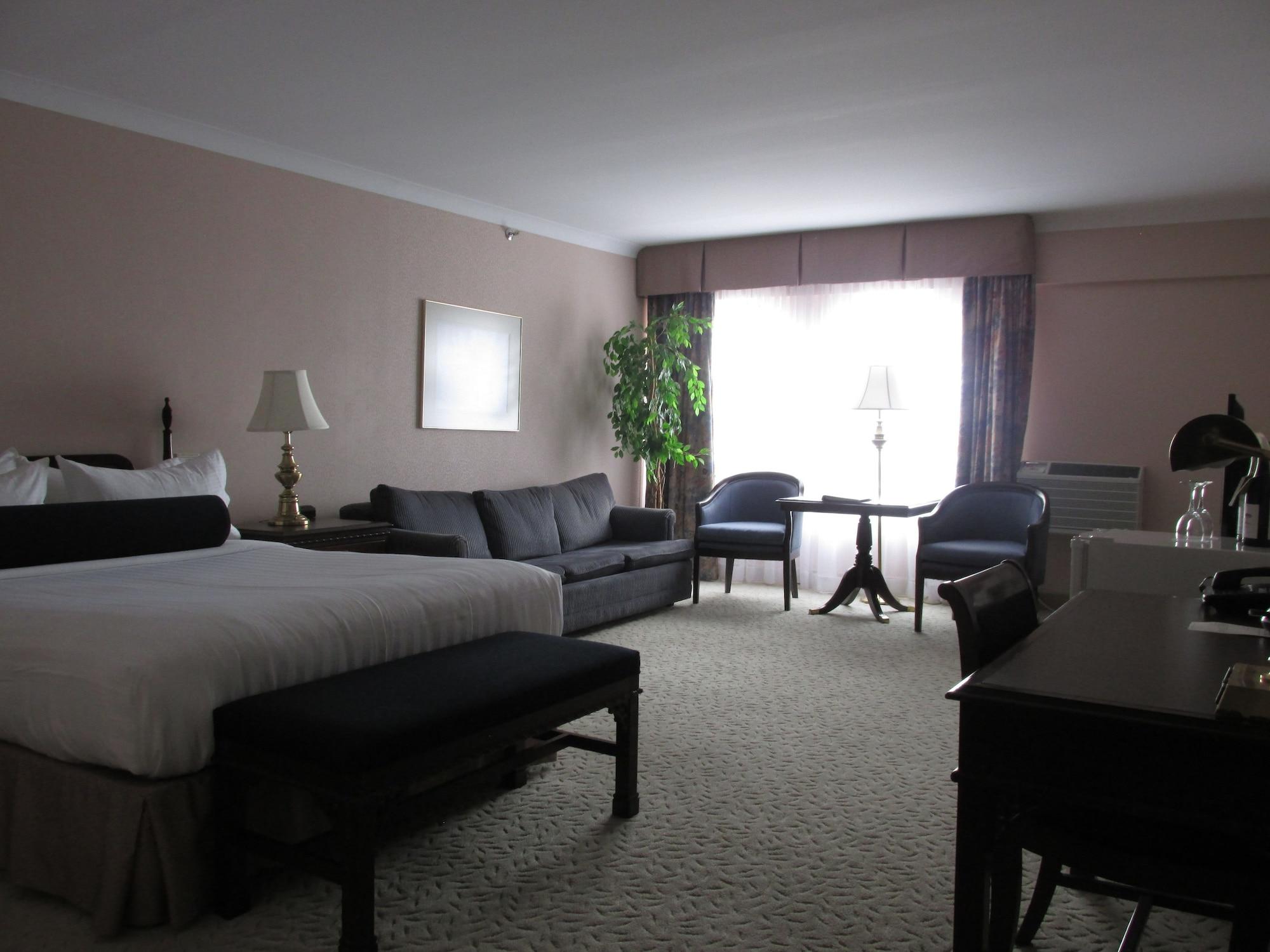 The Fredericton Inn Экстерьер фото