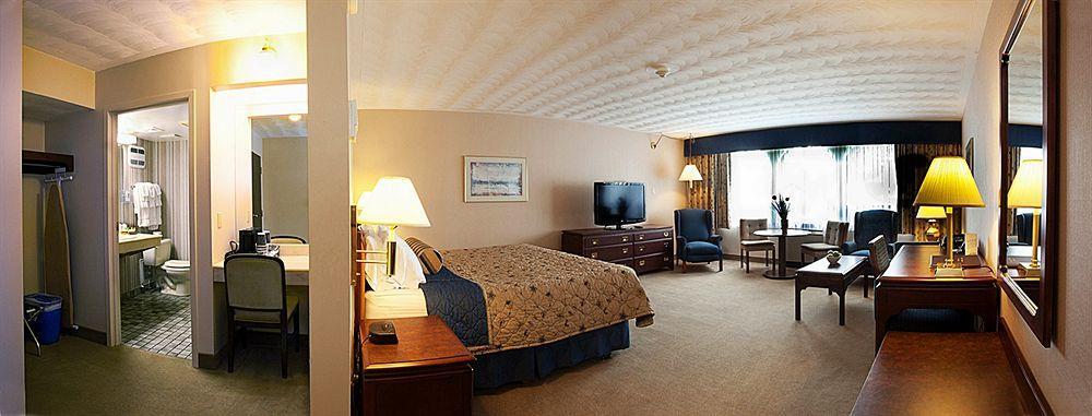 The Fredericton Inn Экстерьер фото