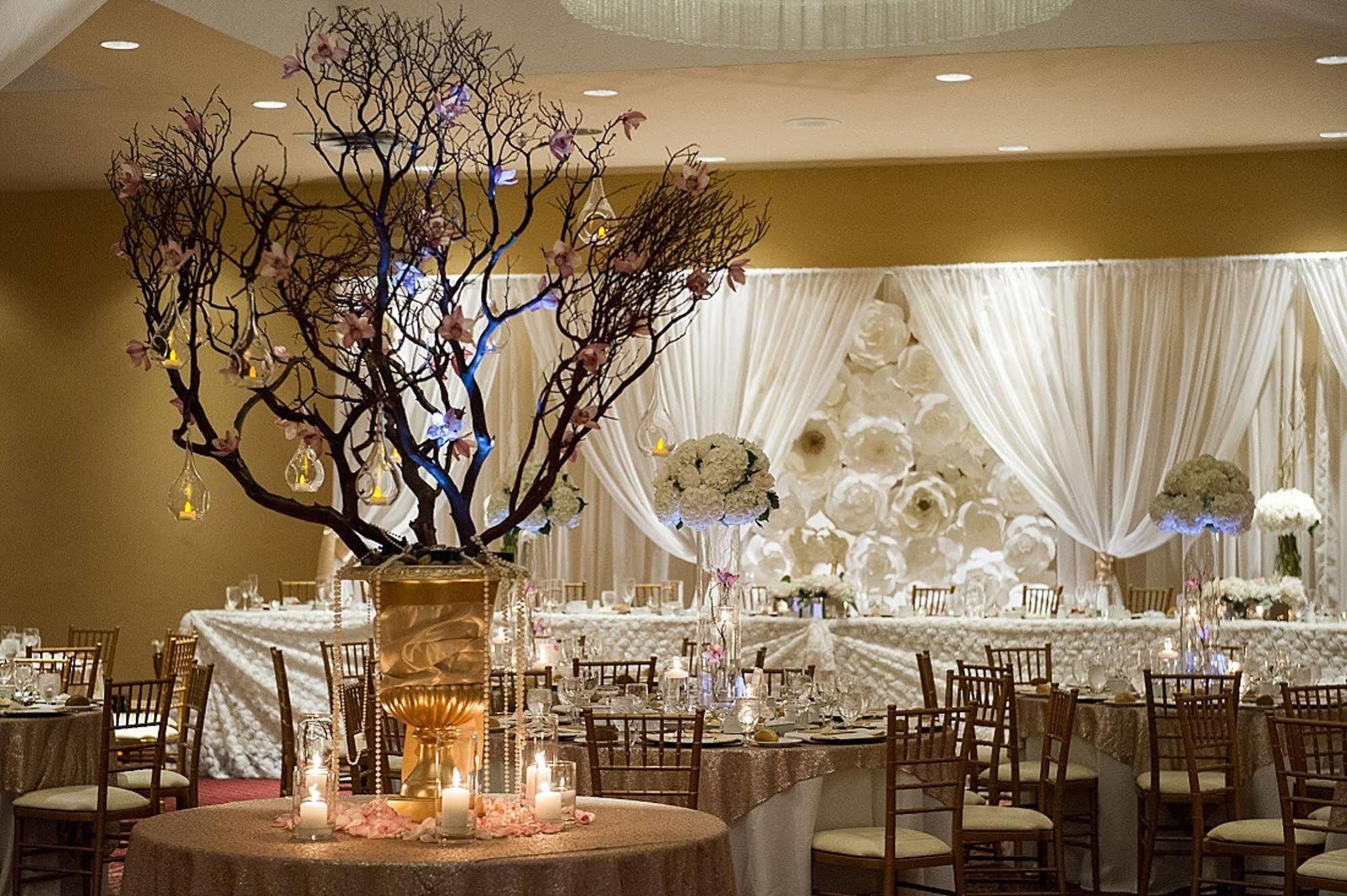 The Fredericton Inn Экстерьер фото