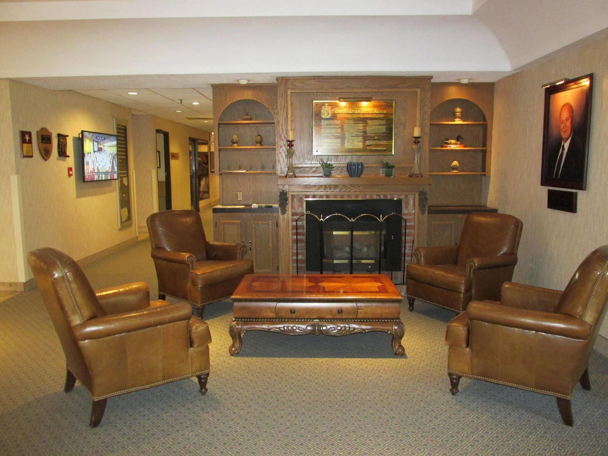 The Fredericton Inn Экстерьер фото